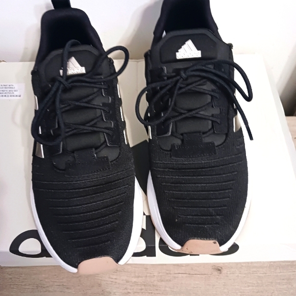 Women sneakers - Picture 3 of 13